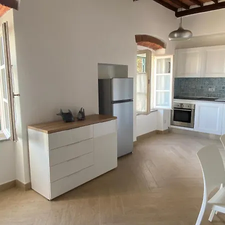 Casa Mirella Apartment *